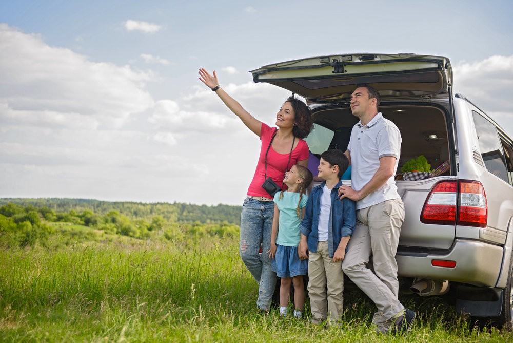 Аренда автомобиля для семейных встреч: советы по многопоколенческим путешествиям